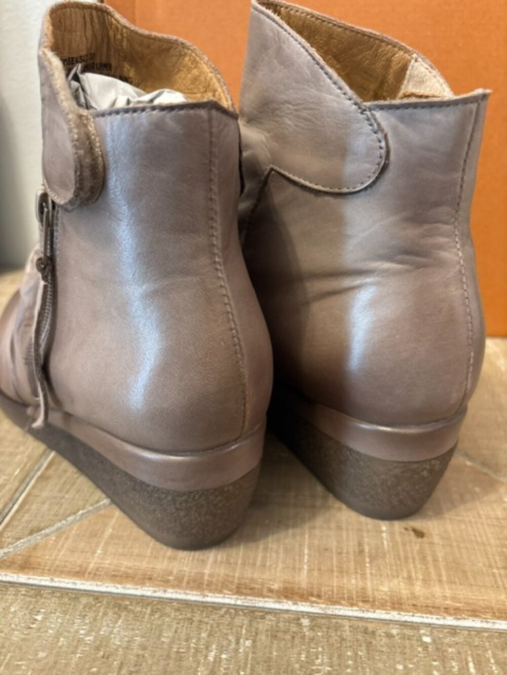 NEW Miz Mooz Mayleen Leather Ruched Wedge Boots Beige EU 38 US 7.5-8 - Picture 2 of 6